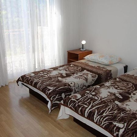 Apartments Grzetic Малинска Экстерьер фото