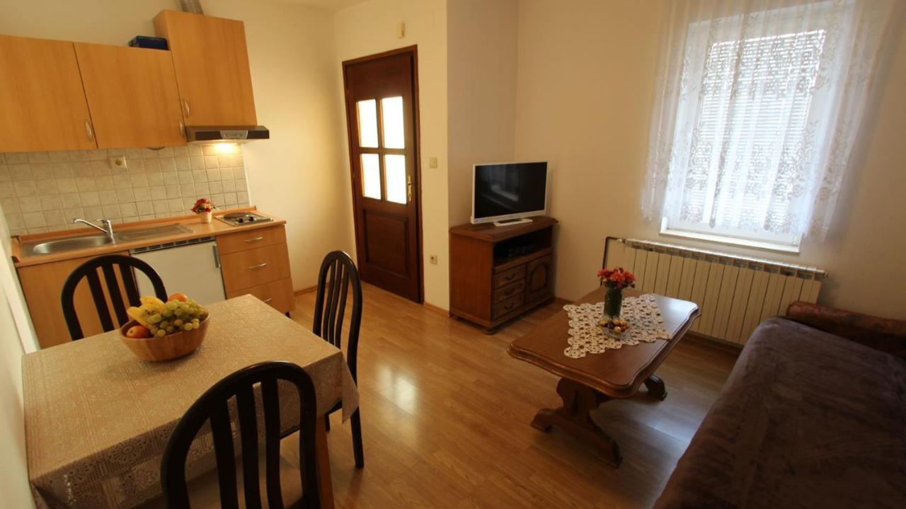 Apartments Grzetic Малинска Экстерьер фото