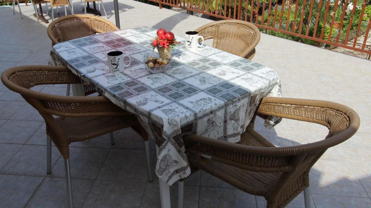 Apartments Grzetic Малинска Экстерьер фото