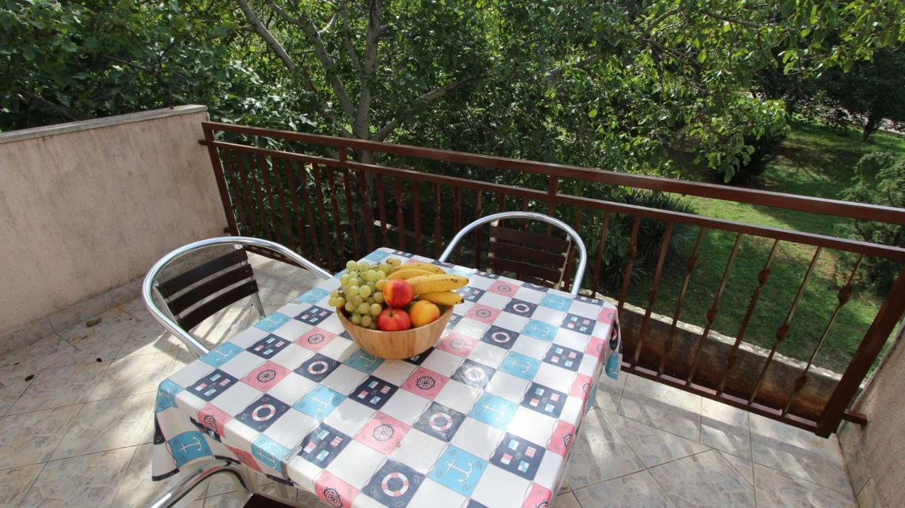 Apartments Grzetic Малинска Экстерьер фото