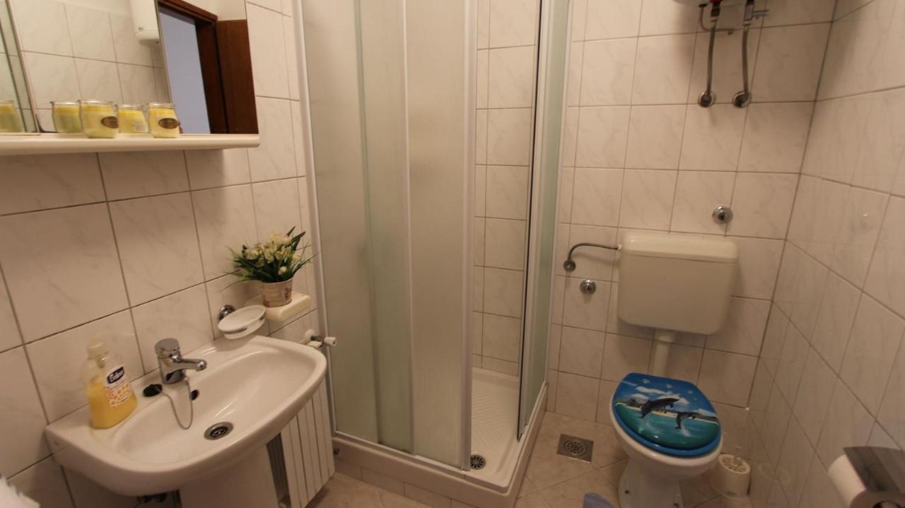 Apartments Grzetic Малинска Экстерьер фото