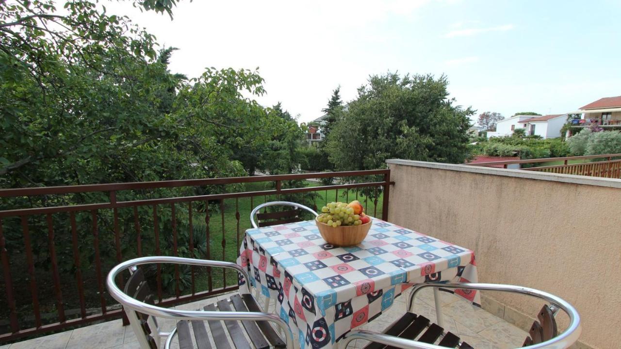 Apartments Grzetic Малинска Экстерьер фото
